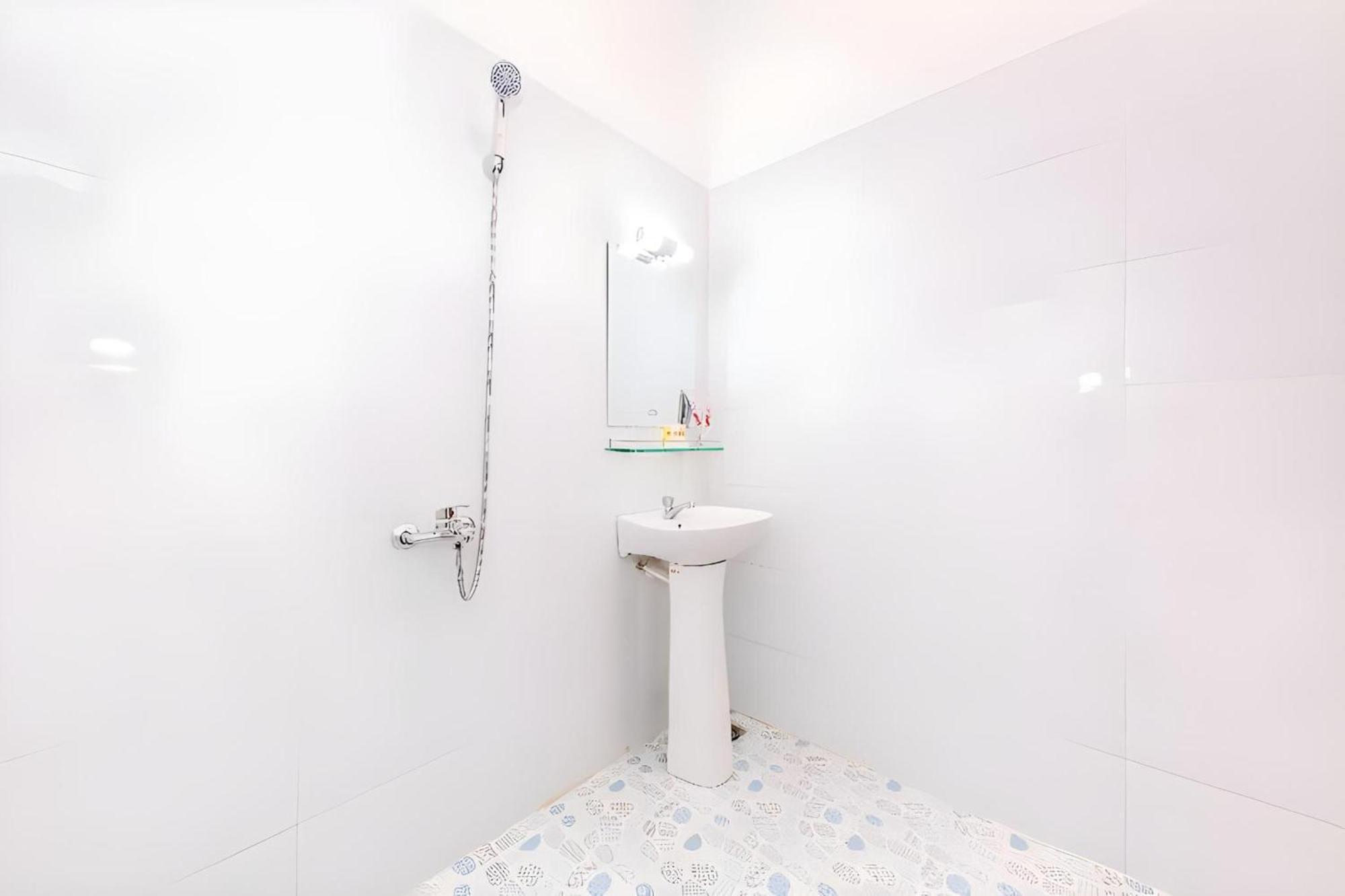Super Oyo 598 Peony Hotel Cam Ranh Exterior photo