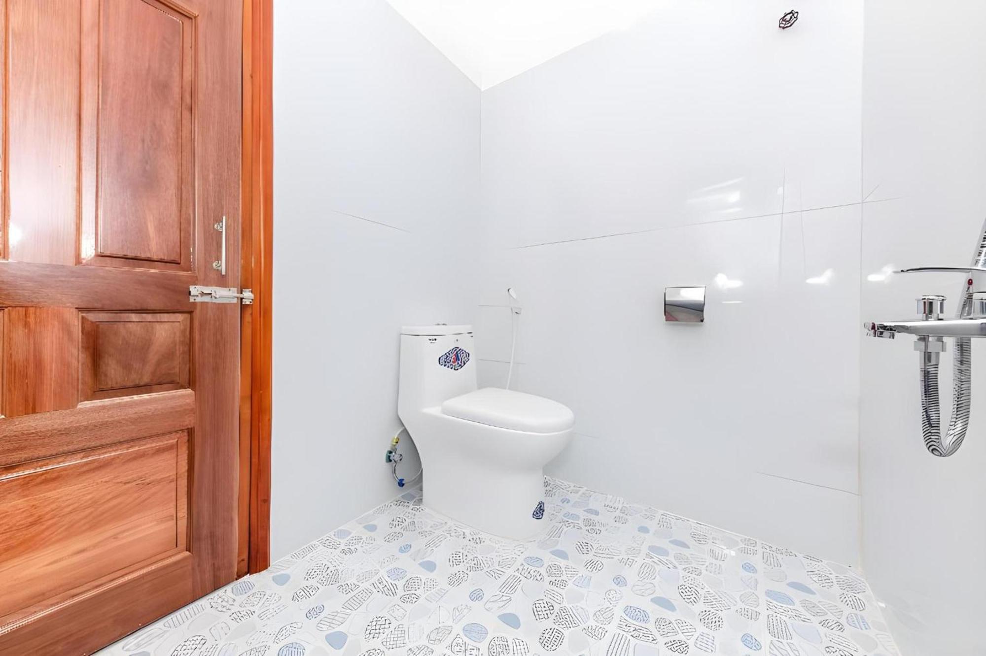 Super Oyo 598 Peony Hotel Cam Ranh Exterior photo